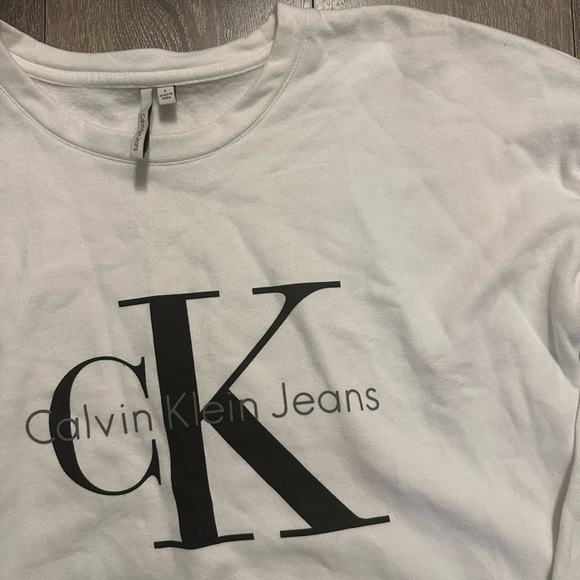 Calvin Klein Boxy Crop Sweatshirt - Large - Picture 4 of 4